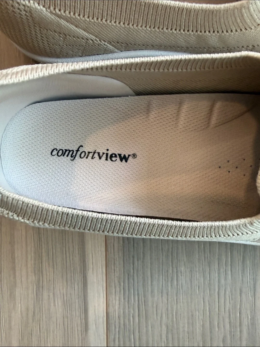 Comfortview Women's Ivan Knit Cream Color Sneakers Size 9
